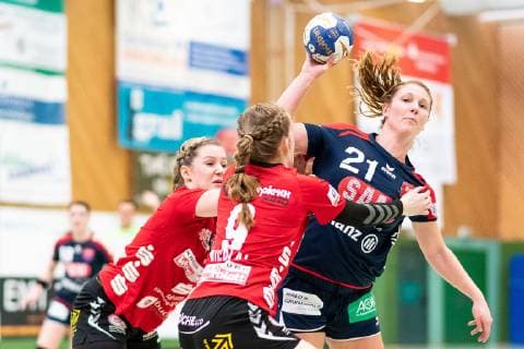Evelyn Schulz (HL Buchholz 08-Rosengarten 03), Marthe Nicolai (HL Buchholz 08-Rosengarten 09), Saskia Putzke (SG H2Ku Herrenberg Kuties 21), SG H2Ku Herrenberg Kuties vs. HL Buchholz 08-Rosengarten Luchse, Handball, 2.Bundesliga, Frauen, HBF, Saison 18 19, 27.01.2019, SG H2Ku Herrenberg Kuties vs. HL Buchholz 08-Rosengarten Luchse, Handball, 2.Bundesliga, Frauen, HBF, Saison 18 19, 27.01.2019 Herrenberg Copyright: xEibner-Pressefoto WolfgangxFrankx SGH