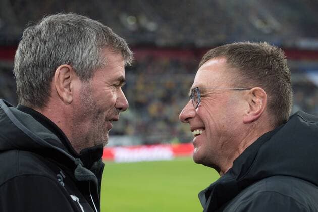 Trainer Friedhelm FUNKEL (li., D) redet mit Ralf RANGNICK (Trainer, Sportdirektor, L), redend, sprechen, Gespraech, Gespräch, Brustbild, Querformat, begruessen sich, begrüssen, begrüsst, Begruessung, Begrüssung, Geste, Gestik, Fussball 1. Bundesliga, 19. Spieltag, Fortuna Duesseldorf (D) - RB Leipzig (L) 0:4, am 27.01.2019 in Duesseldorf Deutschland. Â