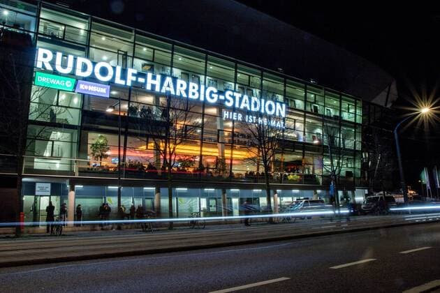 Fußball, Stadiongeschichte SG Dynamo Dresden Langzeitbelichtung am Abend zum Heimspiel gegen Bielefeld. 30.01.2019, Dresden, Fussball, GER, 2. Bundesliga, 2. BL, 19. Spieltag, Saison 2018 2019, Rudolf-Harbig-Stadion, SG Dynamo Dresden