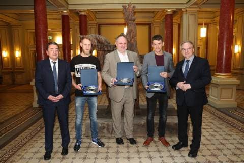 v.li. Kulturstaatssekretär Gunnar Schellenberger (CDU,Sachsen Anhalt),Matthias Musche (SC Magdeburg,Deutschland),DHB Präsident Andreas Michelmann (Präsident des Deutschen Handballbundes),Bundestrainer Christian Prokop (Deutschland),Ministerpräsident Dr. Reiner Haseloff (CDU,Sachsen Anhalt) - Ministerpräsident Dr. Reiner Haseloff empfängt am Mittwoch den 30. Januar 2019 in der Staatskanzlei in Magdeburg eine Delegation der bei der Weltmeisterschaft erfolgreichen deutschen Handballer die aus Sachsen Anhalt stammen - Deutschland, Handball, Mann, Maenner,30.01.2019