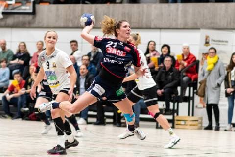 Lea Gruber (VfL Waiblingen 09), Saskia Putzke (SG H2Ku Herrenberg Kuties 21), VfL Waiblingen Tigers vs. SG H2Ku Herrenberg Kuties , Handball, 2.Bundesliga, Frauen, HBF, Saison 18 19, 15.02.2019, VfL Waiblingen Tigers vs. SG H2Ku Herrenberg Kuties , Handball, 2.Bundesliga, Frauen, HBF, Saison 18 19, 15.02.2019 Waiblingen Copyright: xEIBNER WolfgangxFrankx EP_WFK