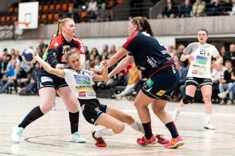 Katrin Forh (SG H2Ku Herrenberg Kuties 11), Sinah Hagen (VfL Waiblingen 10), Katrin Schroeder (SG H2Ku Herrenberg Kuties 04),VfL Waiblingen Tigers vs. SG H2Ku Herrenberg Kuties , Handball, 2.Bundesliga, Frauen, HBF, Saison 18 19, 15.02.2019, VfL Waiblingen Tigers vs. SG H2Ku Herrenberg Kuties , Handball, 2.Bundesliga, Frauen, HBF, Saison 18 19, 15.02.2019 Waiblingen Copyright: xEIBNER WolfgangxFrankx EP_WFK