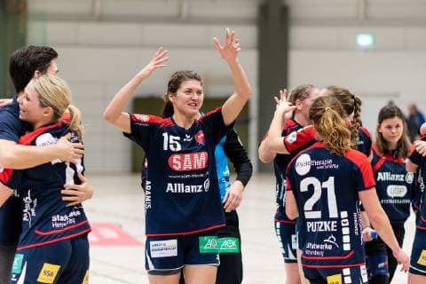 Jurate Zilinskaite (SG H2Ku Herrenberg Kuties 15), Jubel nach Spielende , SiegesjubelVfL Waiblingen Tigers vs. SG H2Ku Herrenberg Kuties , Handball, 2.Bundesliga, Frauen, HBF, Saison 18 19, 15.02.2019, VfL Waiblingen Tigers vs. SG H2Ku Herrenberg Kuties , Handball, 2.Bundesliga, Frauen, HBF, Saison 18 19, 15.02.2019 Waiblingen Copyright: xEIBNER WolfgangxFrankx EP_WFK