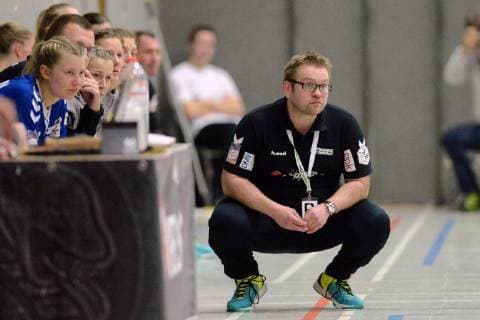 enttaeuscht, frustriert, Emotion ; Steffen Birkner (Trainer HSG Blomberg-Lippe) ,GER, HSG Bad Wildungen Vipers - HSG Blomberg-Lippe, Handball, 1. Bundesliga Frauen, 16.02.2019, GER, HSG Bad Wildungen Vipers - HSG Blomberg-Lippe, Handball, 1. Liga Frauen, 16.02.2019 Bad Wildungen Copyright: xEIBNER RolandxSippelx EP_RSL