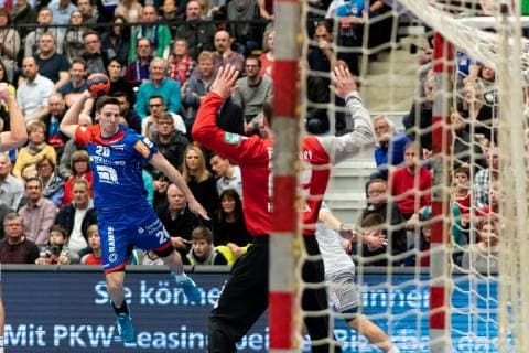 Lukas Saueressig (HBW Balingen-Weilstetten 26), Mario Hunstock (HC Elbflorenz Dresden 22), HBW Balingen-Weilstetten vs. HC Elbflorenz Dresden, Handballl, DKB, Herren, 2.Bundesliga, 23. Spieltag, Saison 18 19, GER, 23.02.2019, HBW Balingen-Weilstetten vs. HC Elbflorenz Dresden, Handballl, DKB, Herren, 2.Bundesliga, 23. Spieltag, Saison 18 19, GER, 23.02.2019 Balingen Copyright: xEIBNER WolfgangxFrankx EP_WFK