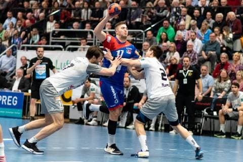 Norman Floedl (HC Elbflorenz Dresden 17), Niklas Diebel (HBW Balingen-Weilstetten 17), Robin Hoffmann (HC Elbflorenz Dresden 24), HBW Balingen-Weilstetten vs. HC Elbflorenz Dresden, Handballl, DKB, Herren, 2.Bundesliga, 23. Spieltag, Saison 18 19, GER, 23.02.2019, HBW Balingen-Weilstetten vs. HC Elbflorenz Dresden, Handballl, DKB, Herren, 2.Bundesliga, 23. Spieltag, Saison 18 19, GER, 23.02.2019 Balingen Copyright: xEIBNER WolfgangxFrankx EP_WFK
