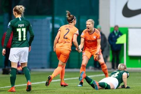 Sport Bilder des Tages 27.03.2019, xtgx, Fussball UEFA Women s Champions League, VfL Wolfsburg - Olympique Lyon emspor, v.l. Lucy Bronze (Olympique Lyon, 2), Ada Hegerberg (Olympique Lyon, 14) Jubel, Torjubel, jubelt über das Tor, celebrate the goal, celebration (DFL DFB REGULATIONS PROHIBIT ANY USE OF PHOTOGRAPHS as IMAGE SEQUENCES and or QUASI-VIDEO) AOK Stadion