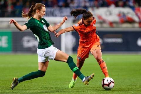 27.03.2019, xtgx, Fussball UEFA Women s Champions League, VfL Wolfsburg - Olympique Lyon emspor, v.l. Caroline Graham Hansen (VfL Wolfsburg, 26), Selma Bacha (Olympique Lyon, 4) Zweikampf, Duell, Kampf, tackle (DFL DFB REGULATIONS PROHIBIT ANY USE OF PHOTOGRAPHS as IMAGE SEQUENCES and or QUASI-VIDEO) AOK Stadion