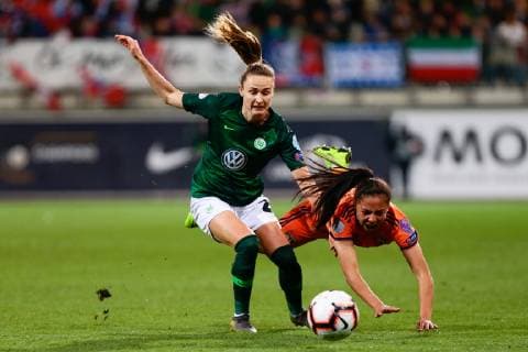 27.03.2019, xtgx, Fussball UEFA Women s Champions League, VfL Wolfsburg - Olympique Lyon emspor, v.l. Caroline Graham Hansen (VfL Wolfsburg, 26), Selma Bacha (Olympique Lyon, 4) Zweikampf, Duell, Kampf, tackle (DFL DFB REGULATIONS PROHIBIT ANY USE OF PHOTOGRAPHS as IMAGE SEQUENCES and or QUASI-VIDEO) AOK Stadion