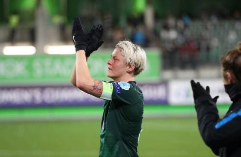 VfL vs Olympique Lyon, CL Frauen Wolfsburg, Deutschland. 27.03.2019, FUßBALL - VfL Wolfsburg vs Olympique Lyon, Champions League Frauen, Viertelfinale, Saison 2018 19. Nilla Fischer (VfL Wolfsburg) enttäuscht, traurig, niedergeschlagen, verzweifelt, down, frust, frustriert, enttäuschung Wolfsburg