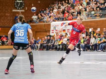 Schulze, Luisa 13 (SG BBM Bietigheim), Prior, Lisa 36 (BSV Buxtehuder Sportverein), SG BBM Bietigheim gegen Buxtehuder SV, Handball, 1. Bundesliga, Damen, Saison 2018 2019, 30.03.2019 SG BBM Bietigheim gegen Buxtehuder SV, Handball, 1. Bundesliga, Damen, Saison 2018 2019, 30.03.2019 Bietigheim-Bissingen Copyright: xEibner Nicolas_Woernx EP_WOE