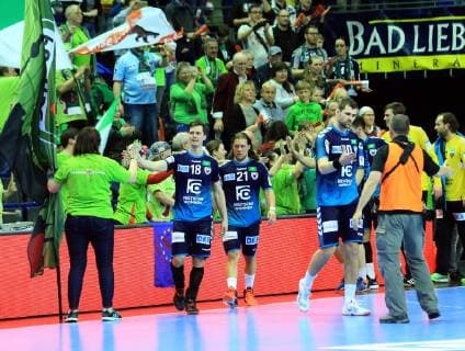 GER, Europapokal, FUECHSE BERLIN VS. Balatonfueredi KSE 31.03.2019, Max Schmeling Halle, Berlin, GER, Europapokal, FUECHSE BERLIN VS. Balatonfueredi KSE, DHB regulations prohibit any use of photographs as image sequences and or quasi-video im Bild Jakov Gojun (Fuechse Berlin 10) , Hans Lindberg (Fuechse Berlin 18), Matthias Zachrisson (Fuechse Berlin 21), Fuechsefanblock