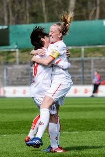 v. li.: Yuka Hirano (FC Köln, 28), Carolin Schraa (FC Köln, 7) bejubeln das 1:0, jubeln über ein Tor, Jubel, Torjubel, Torerfolg, celebrate the goal, goal, celebration, Jubel ueber das Tor, optimistisch, Action, Aktion, Fussball, 2. Frauen-Bundesliga, 1. FC Köln - SGS Essen II, DFB REGULATIONS PROHIBIT ANY USE OF PHOTOGRAPHS AS IMAGE SEQUENCES AND OR QUASI-VIDEO.
