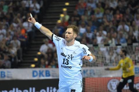 HBL, DHB-Pokal, Halbfinale,THW Kiel vs Fuechse Berlin 06.04.19, Hamburg, HBL, DHB-Pokal, Final Four 2019, Halbfinale, THW Kiel vs Fuechse Berlin, im Bild Steffen Weinhold (Kiel 13) jubelt