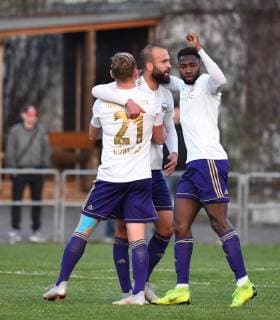 Fußball, AOK-Landespokal, VSG Altglienicke - Tennis Borussia Fussball, Herren, Saison 2018 2019, Halbfinale im Berliner AOK-Landespokal, VSG Altglenicke - Tennis Borussia, v. l. Nils Göwecke (TeBe, Tennis Borussia), Enes Aydin (TeBe, Tennis Borussia), Bekai Jagne (TeBe, Tennis Borussia), Jubel nach Tor zum 1:2, 09.04. 2019, Copyright: xMatthiasxKochx