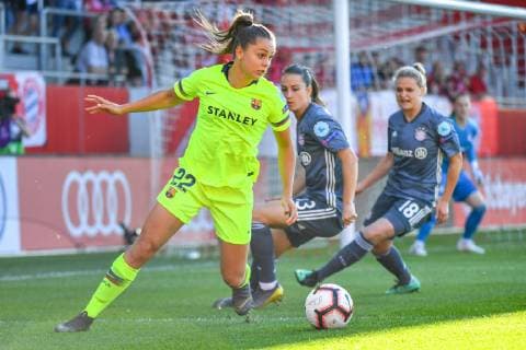 Fussball UEFA Womens Champions League, 21.04.2019, FC Bayern Muenchen - FC Barcelona Barca Fussball UEFA Womens Champions League, 21.04.2019, FC Bayern Muenchen - FC Barcelona, in Muenchen, FCB Campus, Bayern, Deutschland. Lieke Martens 22, FC Barcelona Frauen, Sara Daebritz 33, FC Bayern Frauen, Keira Hamraoui 18, FC Barcelona Frauen DFL REGULATIONS PROHIBIT ANY USE OF PHOTOGRAPHS AS IMAGE SEQUENCES AND OR QUASI VIDEO. (
