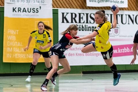 Katrin Friedrich (SG H2Ku Herrenberg Kuties 09)h, Lara Tauchmann (HC Roedertal 16), SG H2Ku Herrenberg Kuties vs. HC Roedertal, Handball, 2.Bundesliga, Frauen, HBF, Saison 18 19, 04.05.2019, SG H2Ku Herrenberg Kuties vs. HC Roedertal, Handball, 2.Bundesliga, Frauen, HBF, Saison 18 19, 04.05.2019 Herrenberg Copyright: xEIBNER WolfgangxFrankx EP_WFK