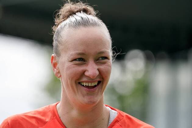 Almuth Schult (Torwart, Wolfsburg, 1), Einzelbild, Aktion, Action, Porträt, Portrait, Freude, freundlich, fröhlich, strahlend, optimistisch, 05.05.2019, Sinsheim (Hoffenheim), Fussball, Allianz Frauen-Bundesliga, TSG 1899 Hoffenheim - VfL Wolfsburg, DFB DFL REGULATIONS PROHIBIT ANY USE OF PHOTOGRAPHS AS IMAGE SEQUENCES AND OR QUASI-VIDEO.