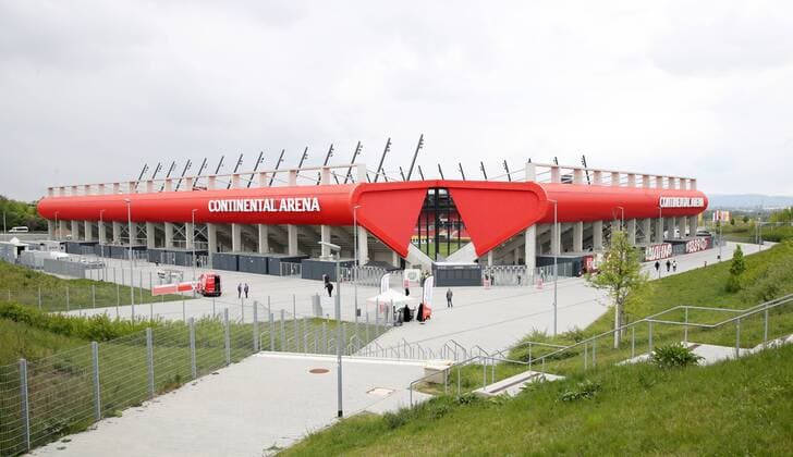 Regensburg, 05.05.2019, Continental Arena, Fussball, 2.Bundesliga, 32.Spieltag , SSV Jahn Regensburg vs. FC Erzgebirge Aue 1:3 (0:0) , Im Bild; Stadionansicht, Ansicht, Stadion , Gemäß den Vorgaben der DFL Deutsche Fußball Liga ist es untersagt, in dem Stadion und oder vom Spiel angefertigte Fotoaufnahmen in Form von Sequenzbildern und oder videoähnlichen Fotostrecken zu verwerten bzw. verwerten zu lassen. ,