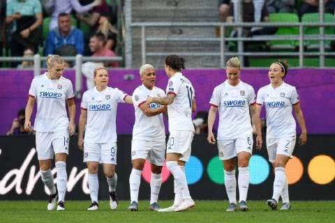 Fußball, Damen, CL Finale, Olympique Lyon - FC Barcelona (L-R) Ada Hegerberg of Olympique Lyonnais women, Eugenie Le Sommer of Olympique Lyonnais women, Shanice van de Sanden of Olympique Lyonnais women, Dzsenifer Marozsan of Olympique Lyonnais women, Amandine Henry of Olympique Lyonnais women, Lucy Bronze of Olympique Lyonnais women during the UEFA Women s Champions League final match between Olympique Lyonnais women v FC Barcelona, Barca women on May 18, 2018 at Ferencvaros Stadium in Budapest, Hungary UEFA Women s Champions League 2018 2019 xVIxVIxImagesx xGerritxvanxKeulenxIVx 14495190