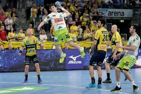 v.li.: Gudjon Valur Sigurdsson (RNL, 9), Nemanja Zelenovic (Göppingen, 42), Ilija Abutovic (RNL, 20), Lars Röller (RNL, 13), Ivan Sliskovic (Göppingen, 19), beim Sprungwurf, Wurf, Torwurf, Action, Aktion, Spielszene, 23.05.2019, Mannheim, Handball, DKB Bundesliga, Rhein-Neckar Löwen - FRISCH AUF! Göppingen