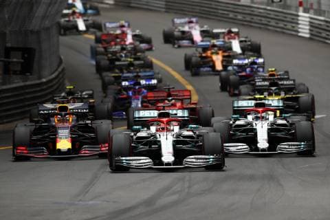 Motorsports: FIA Formula One World Championship, WM, Weltmeisterschaft 2019, Grand Prix of Monaco, Start, 44 Lewis Hamilton (GBR, Mercedes AMG Petronas Motorsport), 33 Max Verstappen (NLD, Aston Martin Red Bull Racing), 77 Valtteri Bottas (FIN, Mercedes AMG Petronas Motorsport), Monte Carlo Monaco