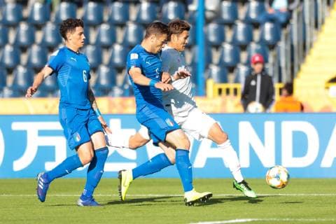 29.05.2019 Bydgoszcz Pilka nozna Mistrzostwa Swiata U20, faza grupowa, Wlochy U20 - Japonia U20 N z Davide Bettella, Alessandro Buongiorno, Kenedeiebusu Mikuni Foto Adam Starszynski PressFocus 29.05.2019 Bydgoszcz Football FIFA World Cup, WM, Weltmeisterschaft, Fussball under 20, group stage, Italy U20 - Japan U20 Davide Bettella, Alessandro Buongiorno, Kenedeiebusu Mikuni Credit Adam Starszynski PressFocus NEWSPIX.PL --- Newspix.pl 20190529PF_AS123