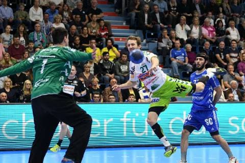 Marco Rentschler (Frisch Auf Goeppingen 27) beim Sprungwurf gegen Carsten Lichtlein (VfL Gummersbach 1) ,, VfL Gummersbach - Frisch Auf Goeppingen, Handball, Maenner, 1. Liga, DKB Handball Bundesliga, 32. Spieltag, 29.05.2019 - VfL Gummersbach - Frisch Auf Goeppingen, Handball, DKB-Handball Bundesliga Maenner, 32. Spieltag, 29.05.2019 Gummersbach Copyright: xAugstx xEibner-Pressefotox EP_jat