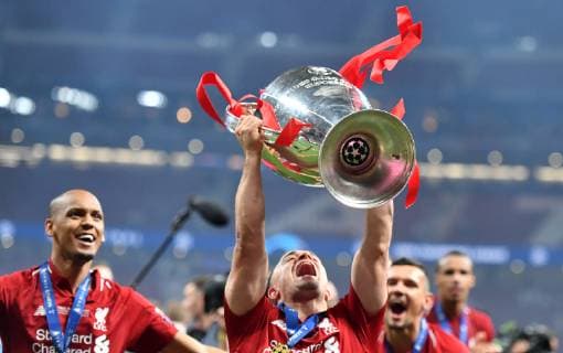 Xherdan Shaqiri (Liverpool), jubelt mit dem Pokal zusammen mit der Mannschaft Tottenham Hotspur-FC Liverpool UEFA Champions League Final 2018 2019, CL, Finale, final match, Endspiel, Fussball, Fußball, men, Maenner, Männer, soccer, Ergebnis, Madrid, 1.6.2019