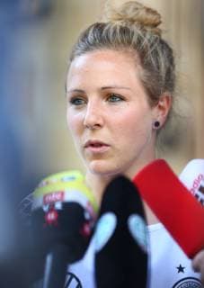 03.06.2019, xcex, GER, Frankfurt am Main, Villa Kennedy, Frauenfussball, Nationalmannschaft, DFB, DFB Frauen, FIFA WM, Die DFB Frauen starten von Frankfurt aus zur WM nach Frankreich Nationalspielerin Svenja Huth im Interview mit Medienvertretern