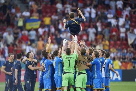 Fußball, U20 WM, Finale, Ukraine - Südkorea 15.06.2019 LODZ, STADION WIDZEW PILKA NOZNA (FOOTBALL) MISTRZOSTWA SWIATA W PILCE NOZNEJ DO LAT 20 ( FIFA UNDER 20 WORLD CUP) MECZ (GAME) FINAL UKRAINADMYTRO RIZNYK - KOREA POLUDNIOWADMYTRO RIZNYK (UKRAINE - KOREA REPUBLIC ) NZ RADOSC ZAWODNIKOW UKRAINY PO ZDOBYCIU MISTRZOSTAW SWIATA ANDRIY LUNIN, VALERII BONDAR, OLEKSANDR SAFRONOV, DENYS POPOV, OLEH VEREMIIENKO, MAKSYM CHEKH, HEORHII TSITAISHVILI, OLEKSIY KHAKHLOV, VIKTOR KORNIIENKO, SERHII BULETSA, VLADYSLAV SUPRIAHA, VLADYSLAV KUCHERUKDANYLO BESKOROVAINYI, DANYLO SIKAN, KYRYLO DRYSHLIUK, MYKOLA MUSOLITIN, YUKHYM KONOPLIA, DENYS USTYMENKO, IHOR SNURNITSYN, DMYTRO RIZNYK, OLEKSII KASHCHUK, OLEKSANDR PETRAKOV FOTO RADOSLAW JOZWIAK CYFRASPORT NEWSPIX.PL --- Newspix.pl _RAJ5499