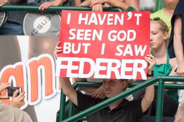 Sport Bilder des Tages Ein fan haelt ein Plakat hoch: I haven t seen God, but i saw Federer , Fan, Fans, Zuschauer, Anhaenger, Supporter, Feature, allgemein, Randmotiv, Tennis, 27. NOVENTI Open 2019, ATP, Tennis Herren World Tour am 18.06.2019 in Halle (Westf.) Deutschland. Â
