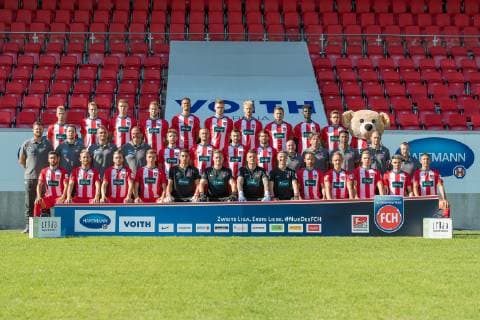 hintere Reihe (von links nach rechts): Niklas Dorsch, Jonas Foehrenbach, Oliver Huesing, Patrick Schmidt, Robert Glatzel, Patrick Mainka, Sebastian Griesbeck, Marnon Busch, Andrew Owusu, Jonas Braendle, Maskottchen Paule mittlere Reihe (von links nach rechts): Marc Weiss (Physiotherapeut), Johannes Gessler (Physiotherapeut), Dieter Jarosch (Co-Trainer), Frank Schmidt (Cheftrainer), Kolja Pusch, Timo Beermann, Denis Thomalla, Norman Theuerkauf, Bernhard Raab (Co-Trainer), Bernd Weng (Torwarttrainer), Said Lakhal (Athletiktrainer), Alexander Raaf (Teammanager), Manuel Henck (Zeugwart) vordere Reihe (von links nach rechts): Goekalp Kilic, Marc Schnatterer, Robert Leipertz, David Otto, Kevin Ibrahim, Vitus Eicher, Kevin Mueller, Diant Ramaj, Robert Strauss, Arne Feick, Tobias Reithmeir, Maurice Multhaup, Kevin Sessa Es fehlt: Maximilian Thiel, Oliver Steurer, 1. Fussballclub Heidenheim 1846 e.V., 2. Bundesliga, Portraettermin 2019 2020, Mannschaftsfoto, 02.07.2019, 1. Fussballclub Heidenheim 1846 e.V., 2. Bundesliga, Portraettermin 2019 2020, Mannschaftsfoto, 02.07.2019, Heidenheim Copyright: xEIBNER SaschaxWaltherx EP_eer