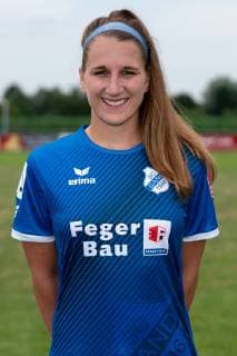 Dörthe Hoppius (9), Porträt, Portrait, Einzelbild, Aktion, Action, 06.07.2019, Willstätt Sand (Deutschland), Fussball, Flyeralarm Frauen-Bundesliga, Fototermin SC Sand, DFB DFL REGULATIONS PROHIBIT ANY USE OF PHOTOGRAPHS AS IMAGE SEQUENCES AND OR QUASI-VIDEO.