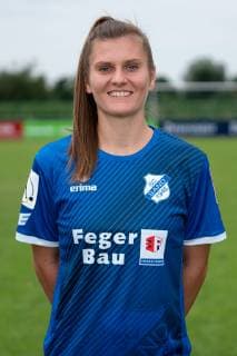 Viktoria Pinther (24), Porträt, Portrait, Einzelbild, Aktion, Action, 06.07.2019, Willstätt Sand (Deutschland), Fussball, Flyeralarm Frauen-Bundesliga, Fototermin SC Sand, DFB DFL REGULATIONS PROHIBIT ANY USE OF PHOTOGRAPHS AS IMAGE SEQUENCES AND OR QUASI-VIDEO.