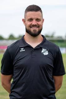 Florian Haag (Physiotherapeut), Porträt, Portrait, Einzelbild, Aktion, Action, 06.07.2019, Willstätt Sand (Deutschland), Fussball, Flyeralarm Frauen-Bundesliga, Fototermin SC Sand, DFB DFL REGULATIONS PROHIBIT ANY USE OF PHOTOGRAPHS AS IMAGE SEQUENCES AND OR QUASI-VIDEO.