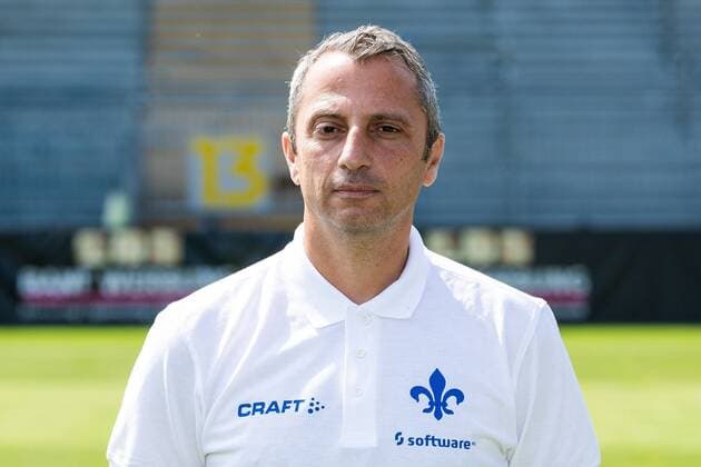 17.07.2019, xfux, Fussball 2.Bundesliga, SV Darmstadt 98, 2.BL, Porträttermin 2019 2020, Fototermin, emonline, emspor, deloka, v.l. Co Trainer Iraklis Metaxas; (SV Darmstadt 98) Darmstadt