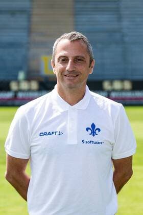 17.07.2019, xfux, Fussball 2.Bundesliga, SV Darmstadt 98, 2.BL, Porträttermin 2019 2020, Fototermin, emonline, emspor, deloka, v.l. Co Trainer Iraklis Metaxas; (SV Darmstadt 98) Darmstadt