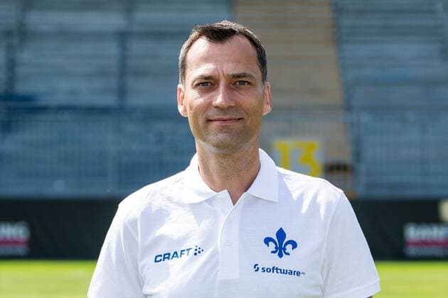 17.07.2019, xfux, Fussball 2.Bundesliga, SV Darmstadt 98, 2.BL, Porträttermin 2019 2020, Fototermin, emonline, emspor, deloka, v.l. Co Trainer Kai Peter Schmitz; (SV Darmstadt 98) Darmstadt