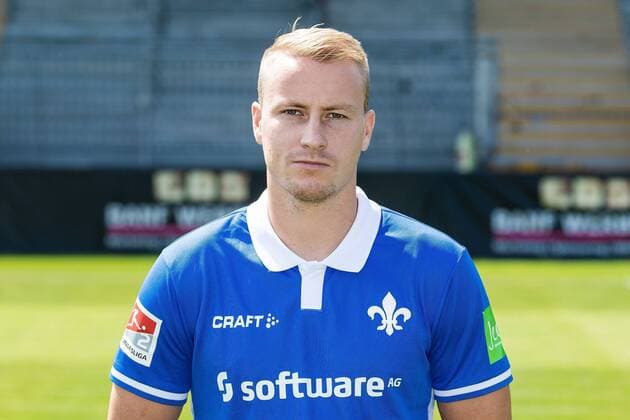 17.07.2019, xfux, Fussball 2.Bundesliga, SV Darmstadt 98, 2.BL, Porträttermin 2019 2020, Fototermin, emonline, emspor, deloka, v.l. Fabian Holland; (SV Darmstadt 98) Darmstadt