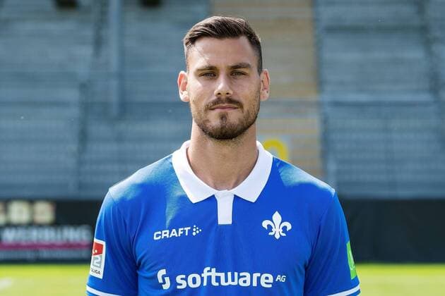 17.07.2019, xfux, Fussball 2.Bundesliga, SV Darmstadt 98, 2.BL, Porträttermin 2019 2020, Fototermin, emonline, emspor, deloka, v.l. Dario Dumic; (SV Darmstadt 98) Darmstadt