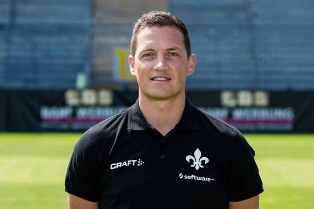 17.07.2019, xfux, Fussball 2.Bundesliga, SV Darmstadt 98, 2.BL, Porträttermin 2019 2020, Fototermin, emonline, emspor, deloka, v.l. Teammanager Michael Stegmayer; (SV Darmstadt 98) Darmstadt