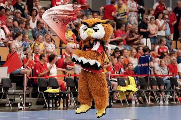 Die Eule (Das Maskottchen der TSG Ludwigshafen-Friesenheim) , Freisteller, Ganzkörper, Einzelbild, Aktion, Action, Symbolfoto, Symbolbild, Symbol, 25.08.2019, Ludwigshafen am Rhein (Deutschland), Handball, Bundesliga, TSG Ludwigshafen-Friesenheim (Die Eulen) - Rhein-Neckar Löwen, DFB DFL REGULATIONS PROHIBIT ANY USE OF PHOTOGRAPHS AS IMAGE SEQUENCES AND OR QUASI-VIDEO.
