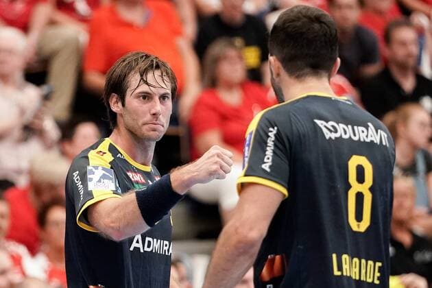 v.li.: Uwe Gensheimer (RNL, 3) und Romain Lagarde (RNL, 8), jubeln über ein Tor, Jubel, Torjubel, Torerfolg, celebrate the goal, goal, celebration, Jubel ueber das Tor, optimistisch, Spielszene, Highlight, Action, Aktion, 25.08.2019, Ludwigshafen am Rhein, Handball, Bundesliga, TSG Ludwigshafen-Friesenheim (Die Eulen) - Rhein-Neckar Löwen