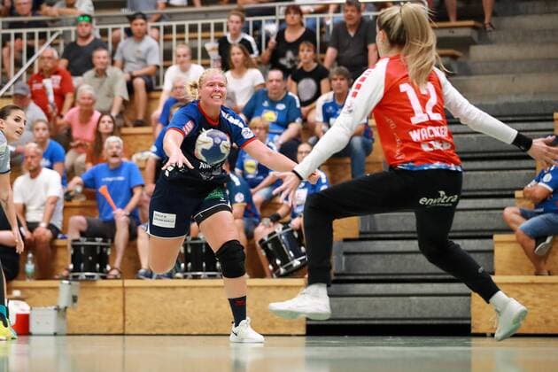 Torversuch von Stefanie Schoenberg (SGH2KU) gegen Torfrau Sarah Wachter (Neckarsulmer Union) SG H2Ku Herrenberg vs. Neckarsulmer Sport-Union, Handball DHB Pokal, Frauen, 1. Runde am 31. 08. 2019 SG H2Ku Herrenberg vs. Neckarsulmer Sport-Union, Handball DHB Pokal, Frauen, 1. Runde am 31. 08. 2019 SG H2Ku Herrenberg vs. Neckarsulmer Sport-Union, Handball DHB Pokal, Frauen, 1. Runde am 31. 08. 2019 SG H2Ku Herrenberg vs. Neckarsulmer Sport-Union, Handball DHB Pokal, Frauen, 1. Runde am 31. 08. 2019 SG H2Ku Herrenberg vs. Neckarsulmer Sport-Union, Handball DHB Pokal, Frauen, 1. Runde am 31. 08. 2019 Herrenberg Copyright: xEIBNER Benjamin_Laux EP_BLU