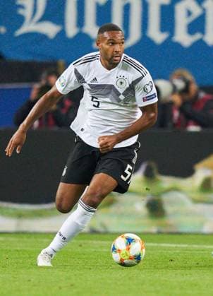 Jonathan TAH, DFB 5 drives, controls the ball, action, full-size, Single action, einzelaktion, with ball, full body, whole figure, cutout, single shots, ball treatment, pick-up, header, cut out, Freisteller einzelaktion, GERMANY - NETHERLANDS 2-4 Football Euro 2021 qualification Season 2019 2020, EM-Qualifikation Group C Hamburg, Germany, September 06, 2019.