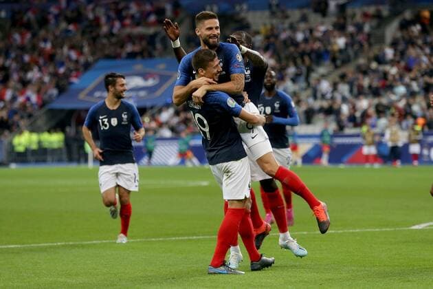 Fußball, EM Quali, Frankreich - Andorra Paris, France 10.09.2019, UEFA EM Qualifikation, Runde 6, Gruppe H, Frankreich - Andorra, Clement Lenglet (FRA) und Olivier Giroud (FRA) Torjubel, jubelt nach seinem treffer zum 2:0, celebrates after scoring his team s second goal with team mates, ( Paris Stade de France France eu-images- 01062000336
