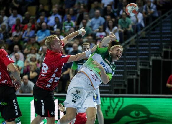 Deutschland,Wetzlar, Rittal-Arena, 15.09.2019, Handball,1. Liqui Moly HBL Bundesliga, 5.Spieltag, HSG Wetzlar - HSG Nordhorn-Lingen Bild: v.li.Alex Terwolbeck (Nordhorn-Lingen, 18),Anton Lindskog (HSG Wetzlar, 66) Copyright: HMBxMedia ThomasxJäger
