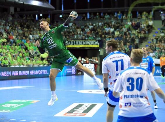 GER, DHB, 1.HBL, FUECHSE BERLIN VS. TVB Stuttgart 15.09.2019, Max Schmeling Halle, Berlin, GER, DHB, 1.HBL, FUECHSE BERLIN VS. TVB Stuttgart, DHB regulations prohibit any use of photographs as image sequences and or quasi-video im Bild Fabian Wiede (Fuechse Berlin 3), David Schmidt (Stuttgart 77), Sascha Pfattheicher (Stuttgart 30)