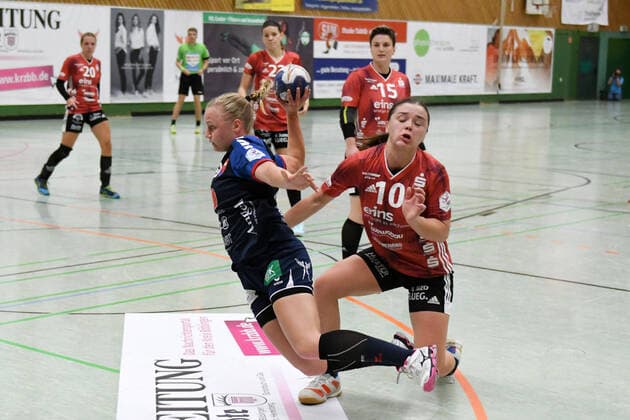 Aylin Bok ( 8, SG H2KU Herrenberg) bei einem Angriff, SG H2KU Herrenberg vs. BSV Sachsen Zwickau, 2. Handball Bundesliga Frauen, 3. Spieltag, Saison 19 20, 121.09.2019, SG H2KU Herrenberg vs. BSV Sachsen Zwickau, 2. Handball Bundesliga Frauen, 3. Spieltag, Saison 19 20, 121.09.2019 Dettingen an der Erms